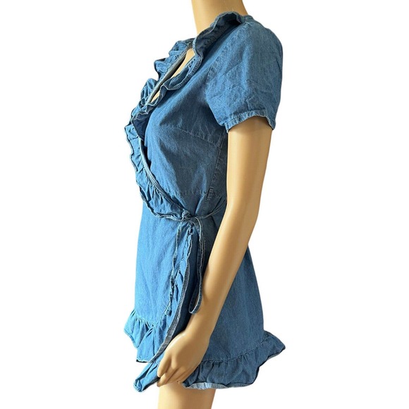 Exit Blue Chambray Denim Ruffle Accent Tunic Wrap Top Size Small - Picture 2 of 6